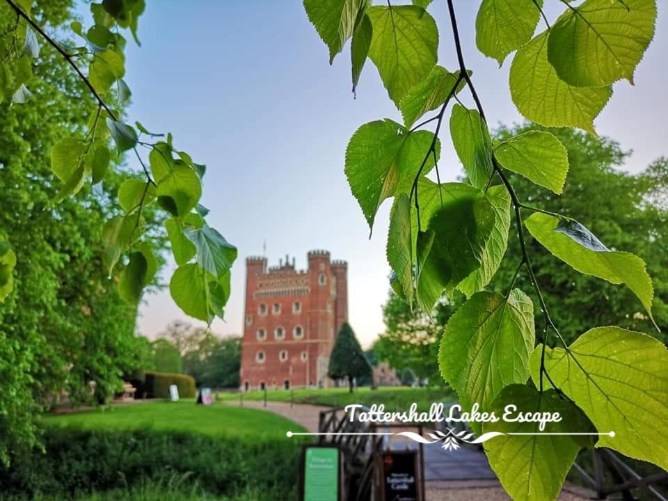 Meridian Tattershall Lakes Escape - Lakeside Lodge Caravan With A Fishing Peg Luxury Hot Tub Eksteriør billede