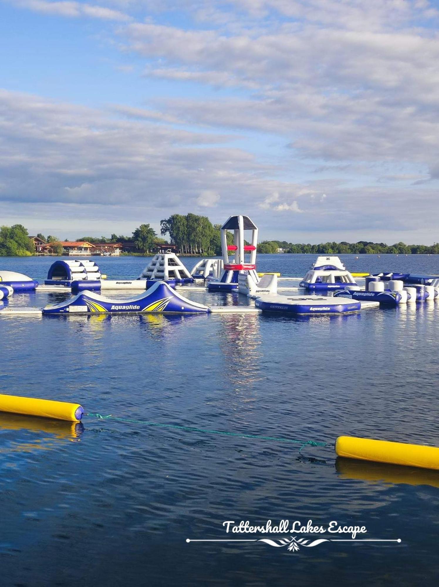 Meridian Tattershall Lakes Escape - Lakeside Lodge Caravan With A Fishing Peg Luxury Hot Tub Eksteriør billede