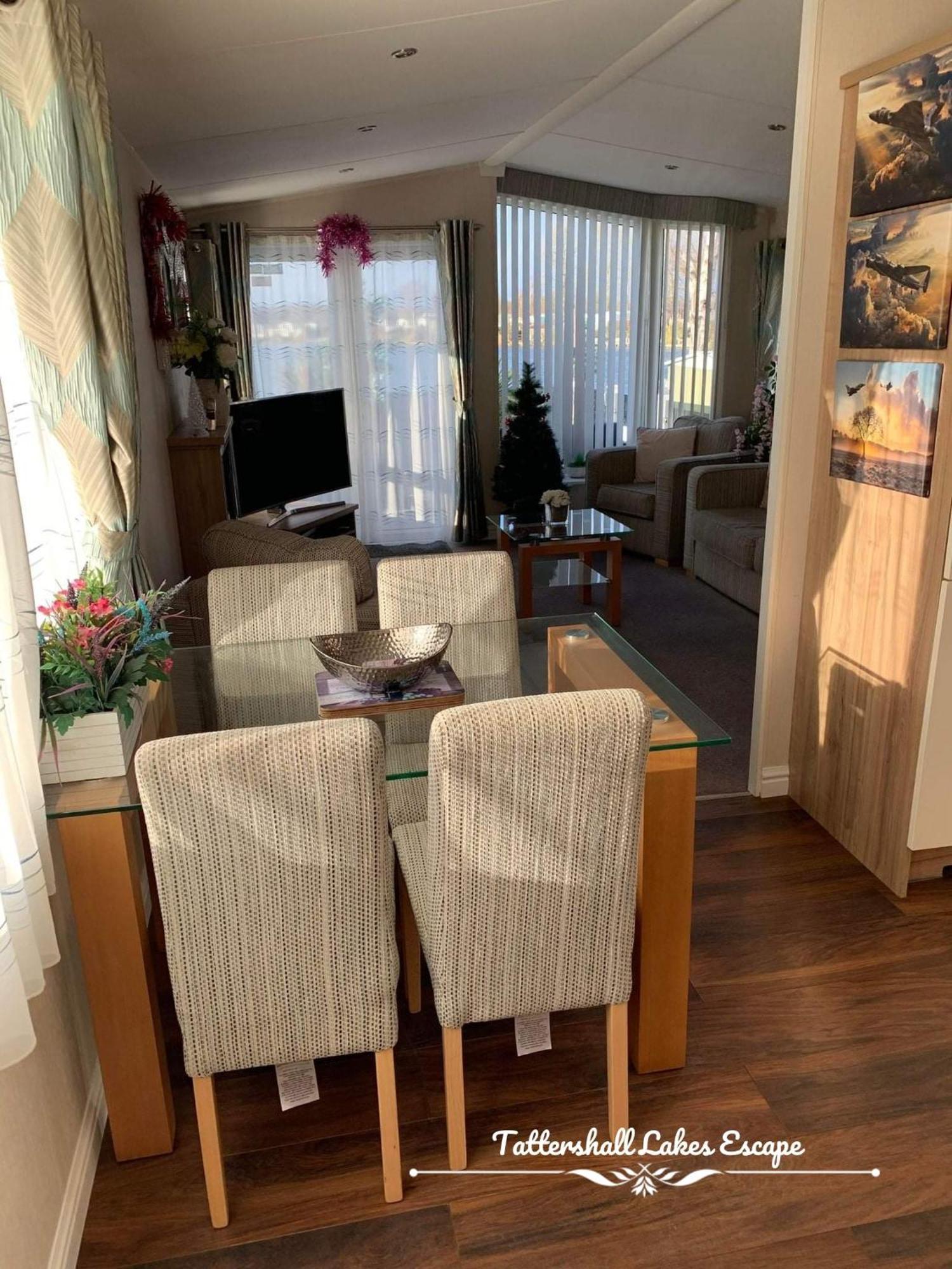Meridian Tattershall Lakes Escape - Lakeside Lodge Caravan With A Fishing Peg Luxury Hot Tub Eksteriør billede