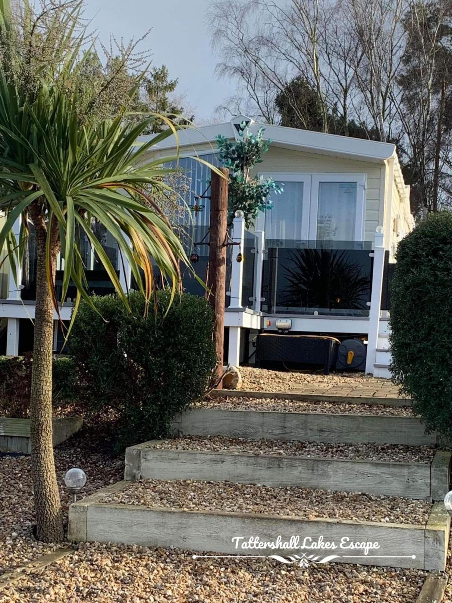 Meridian Tattershall Lakes Escape - Lakeside Lodge Caravan With A Fishing Peg Luxury Hot Tub Eksteriør billede